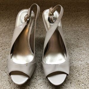 Guess Shoes - Women’s size 7.5 Guess beige high heels Guess Shoes - Women’s size 7.5 Guess beige high heels